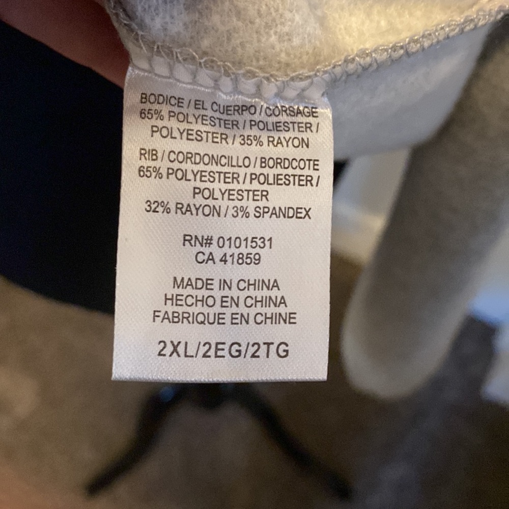 Disney Mickey Mouse Juniors XXL Sweatshirt NWT - Picture 4 of 6